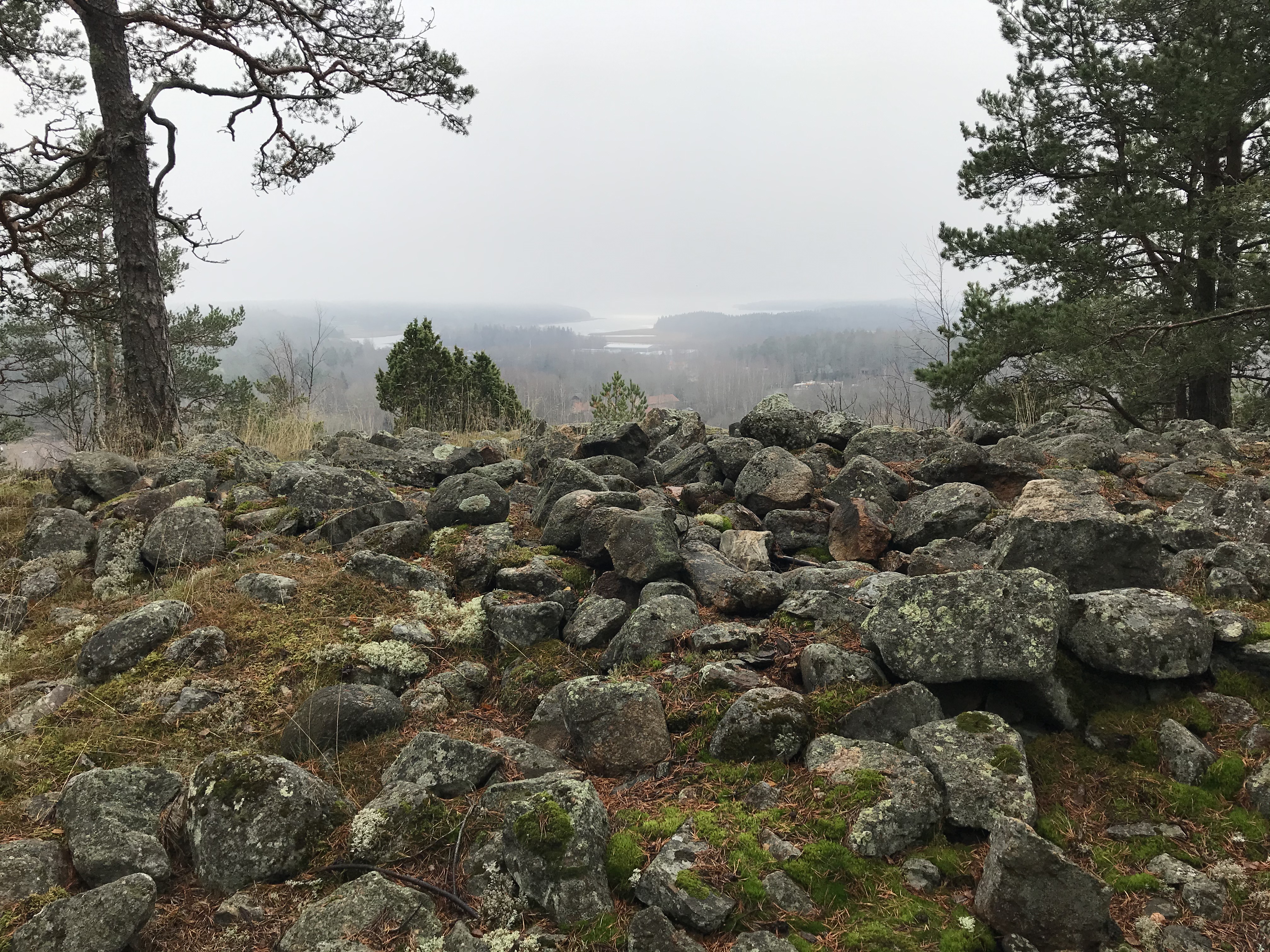 mound stones